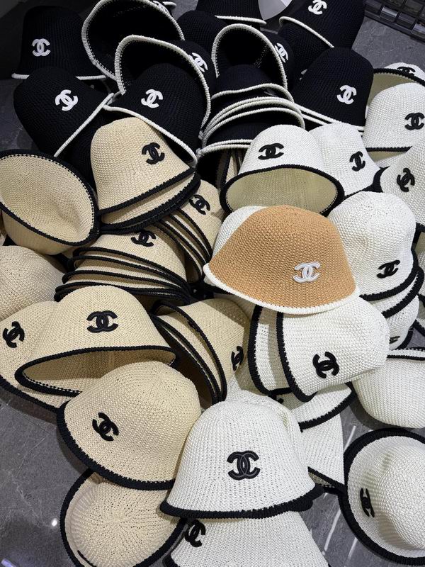 Chanel top hat dx129